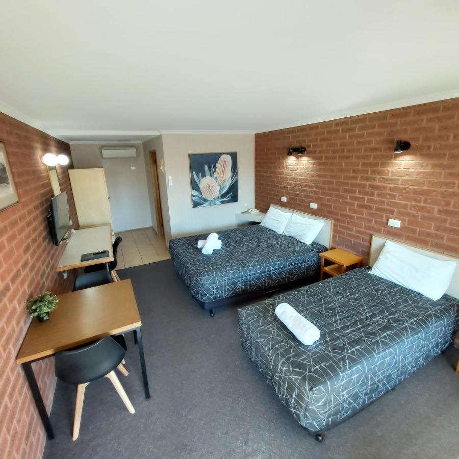 Country Mile Motor Inn Forbes Exteriér fotografie