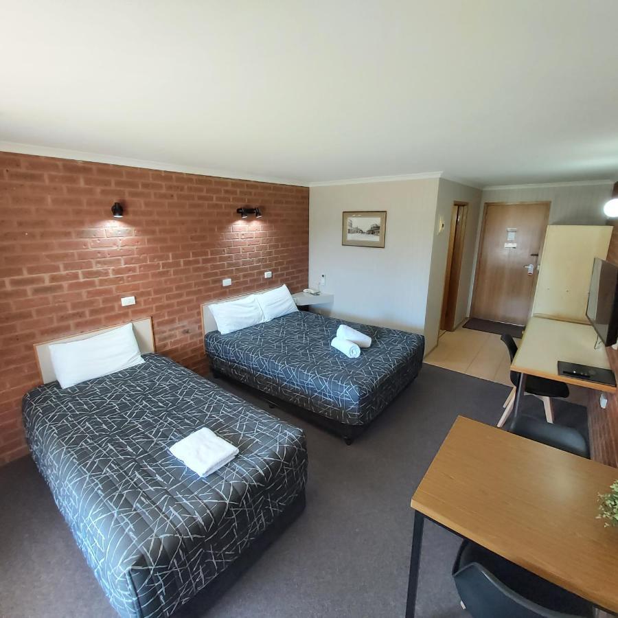 Country Mile Motor Inn Forbes Exteriér fotografie