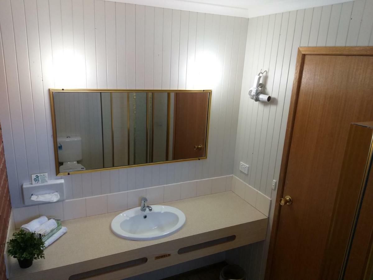 Country Mile Motor Inn Forbes Exteriér fotografie